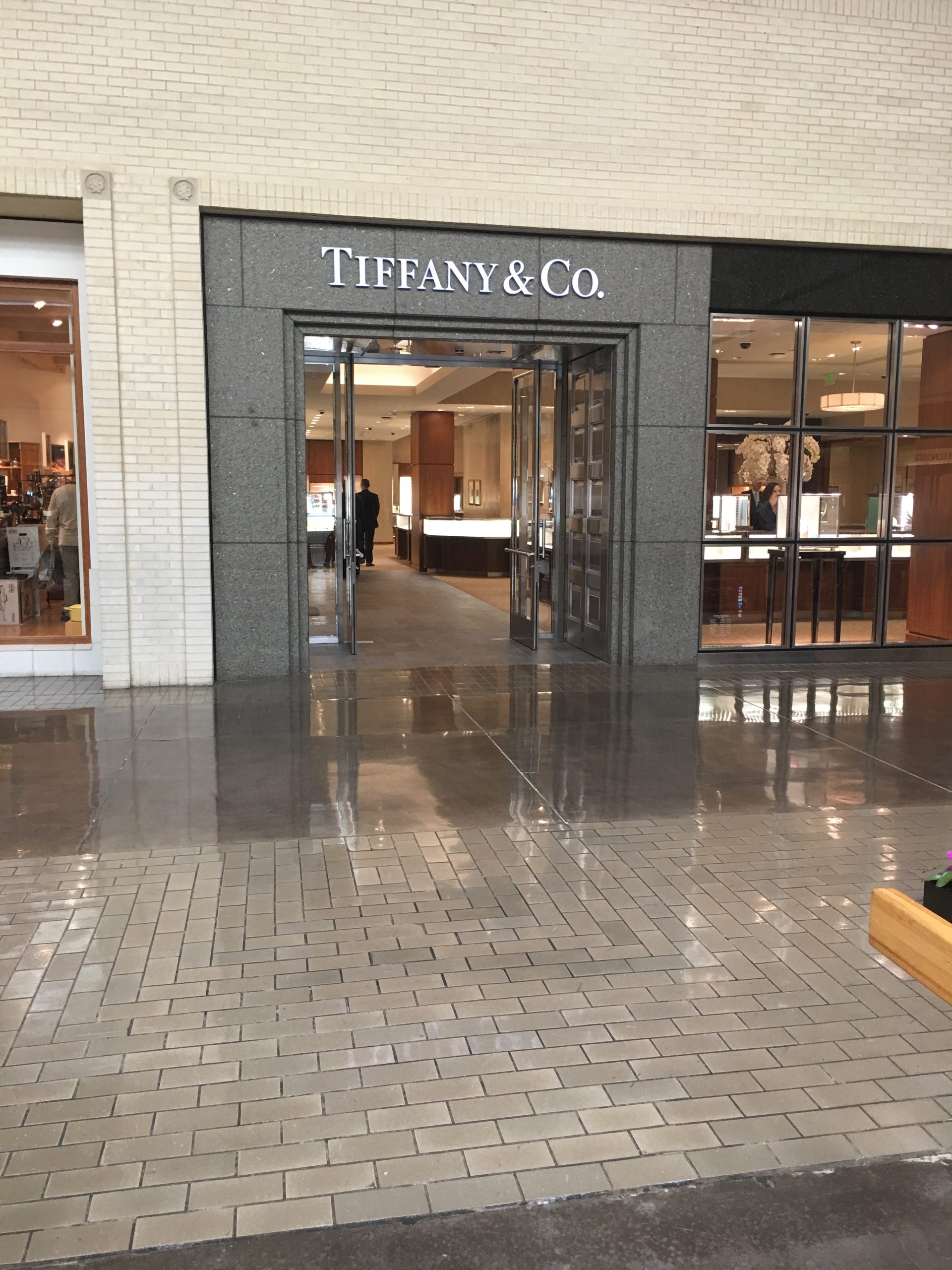Dallas Luxury Excursion – Tiffany & Co.